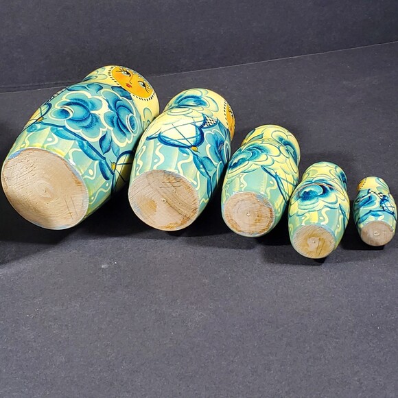 Vintage Russian Matryoshka Nesting Dolls, Blue Floral Woman Dolls, 1.75 - 5" - Picture 9 of 9